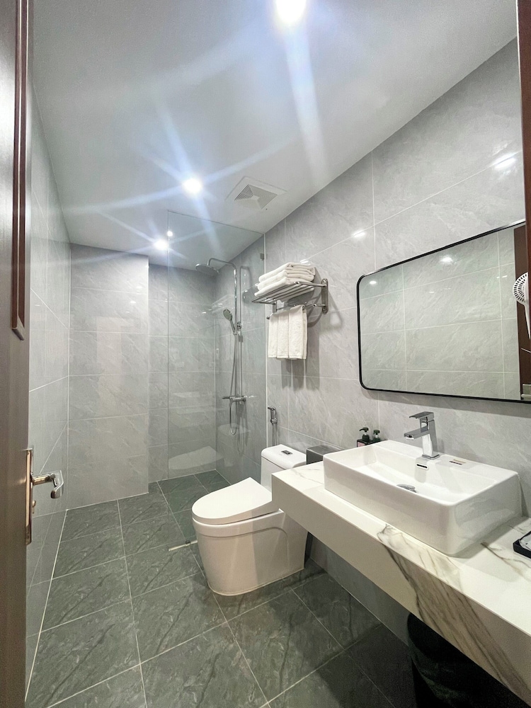 Halong Central Hotel 43/45