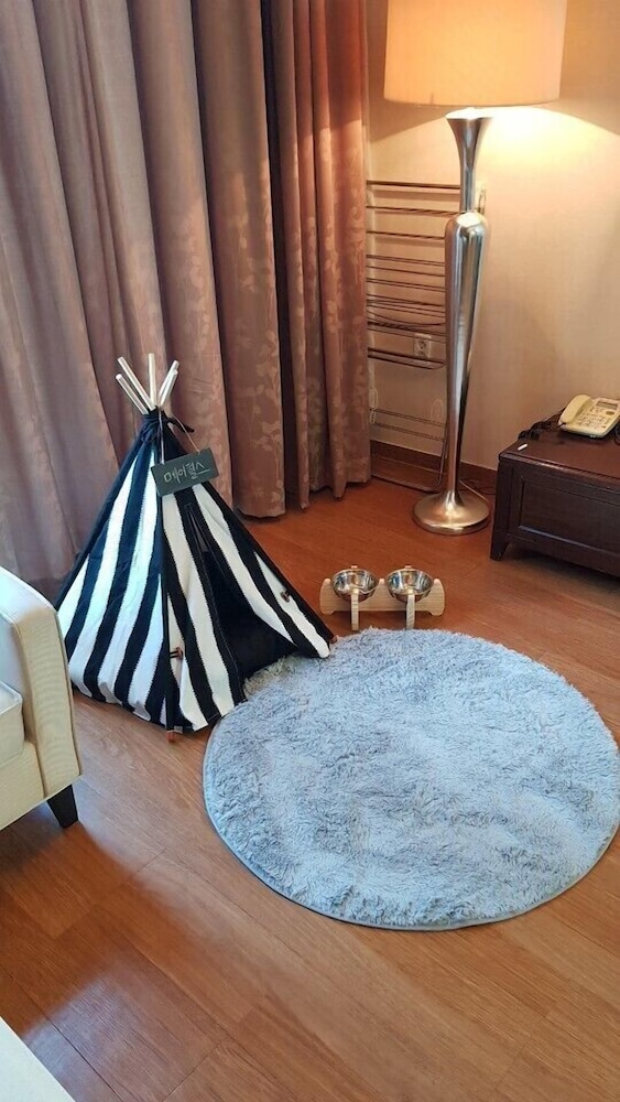 Mayhills Resort 30/50
