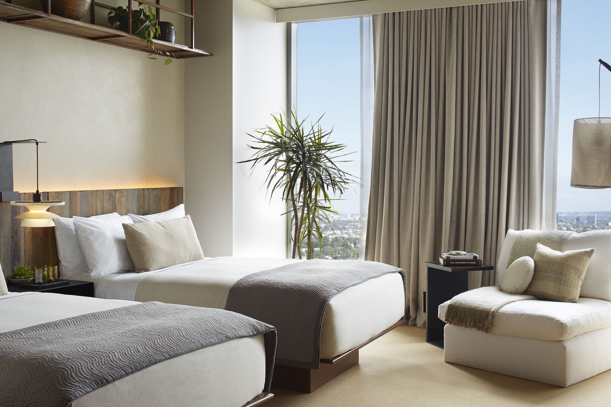 City, 2 Double Beds