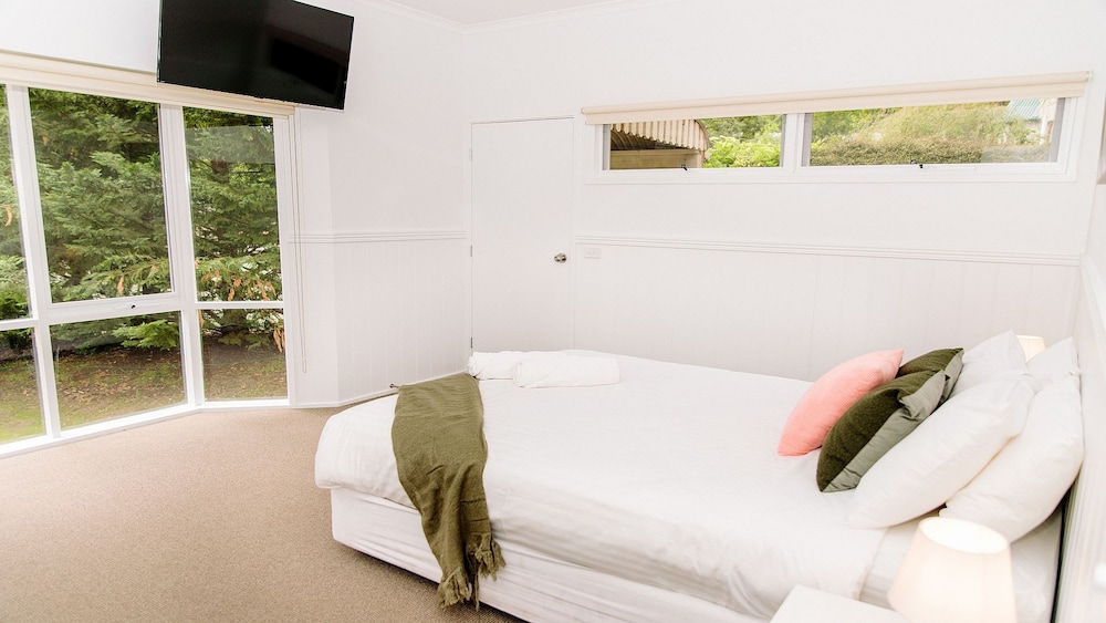 MCMILLANS OF METUNG RESORT 9/50