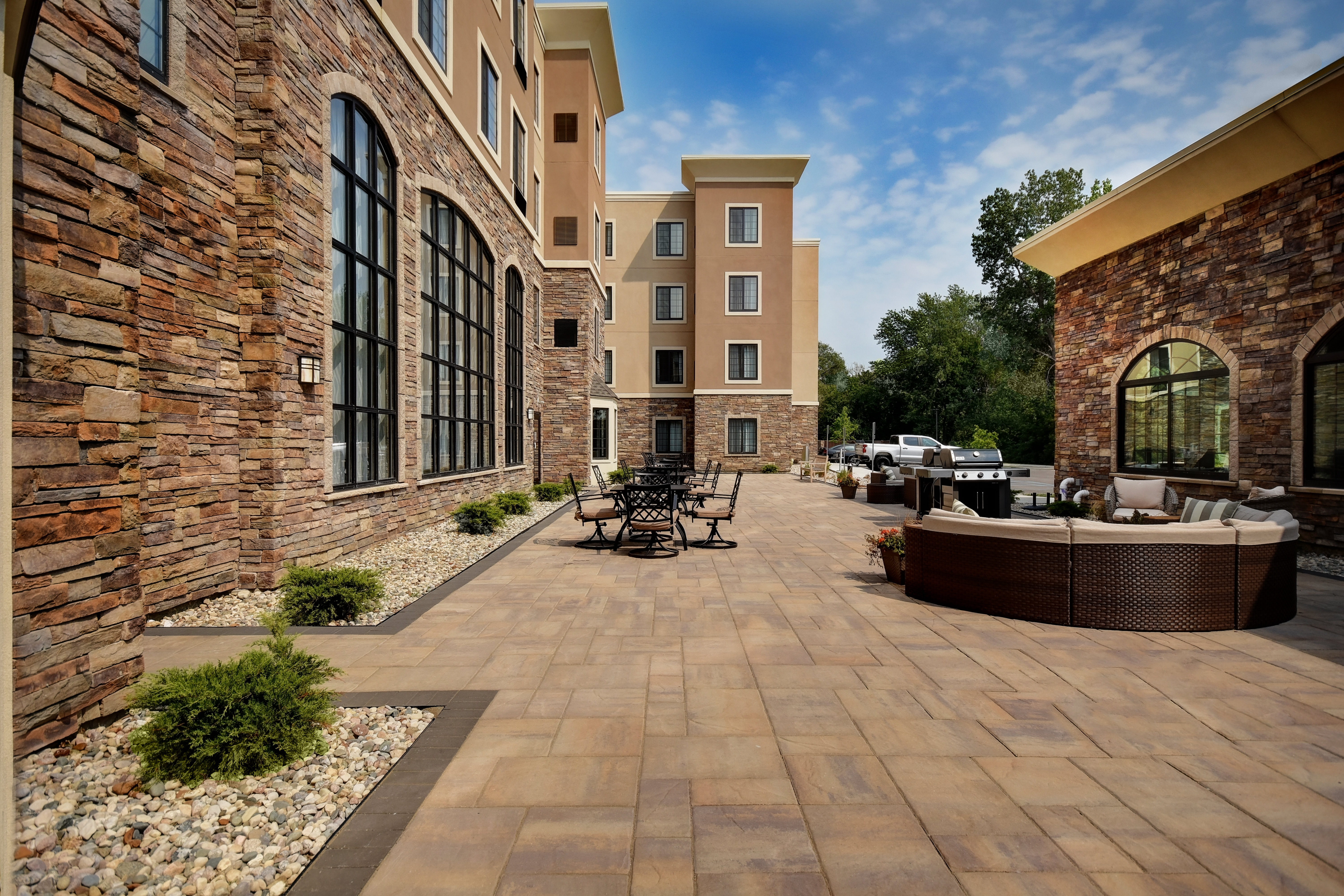Staybridge Suites Holland 60/64