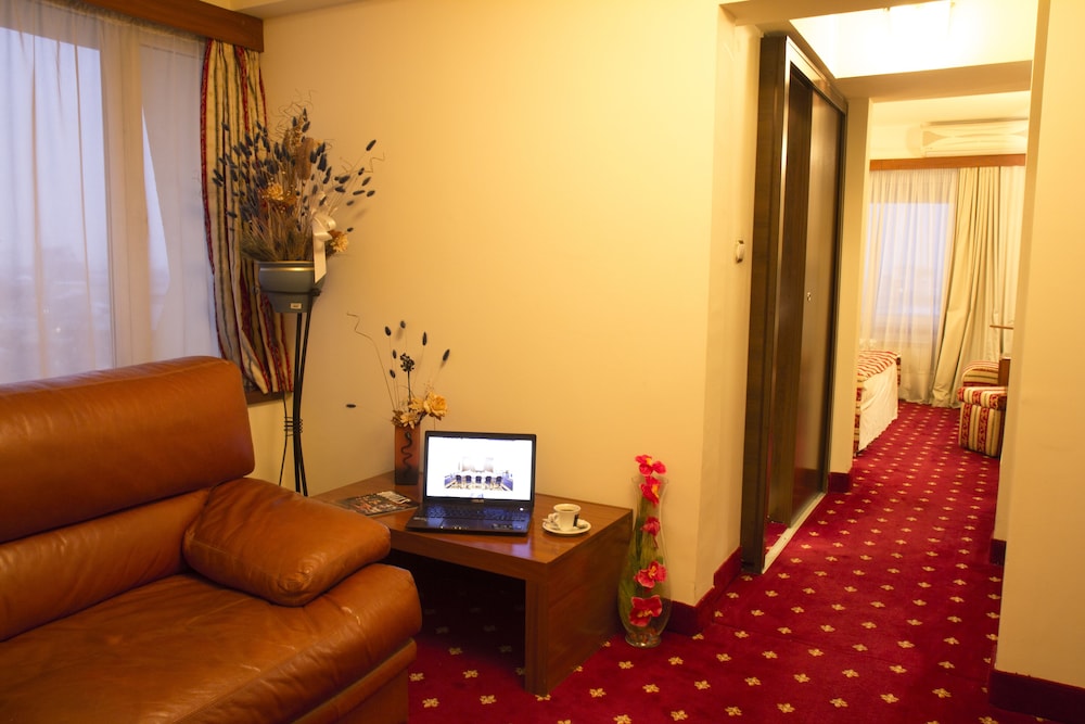 Prahova Plaza Hotel 29/35