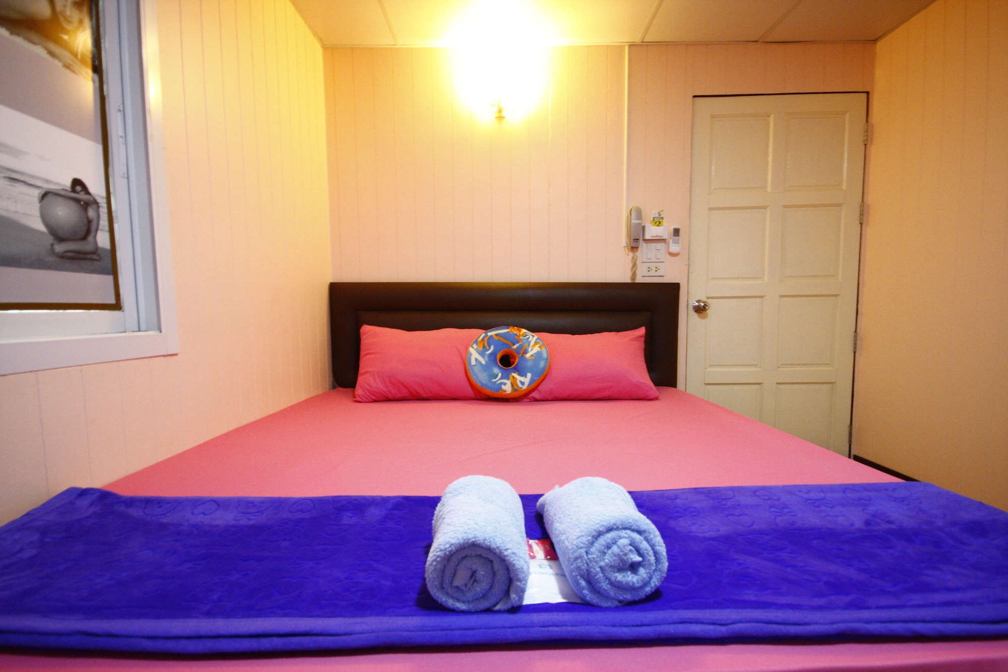 ROOM, DOUBLE BED