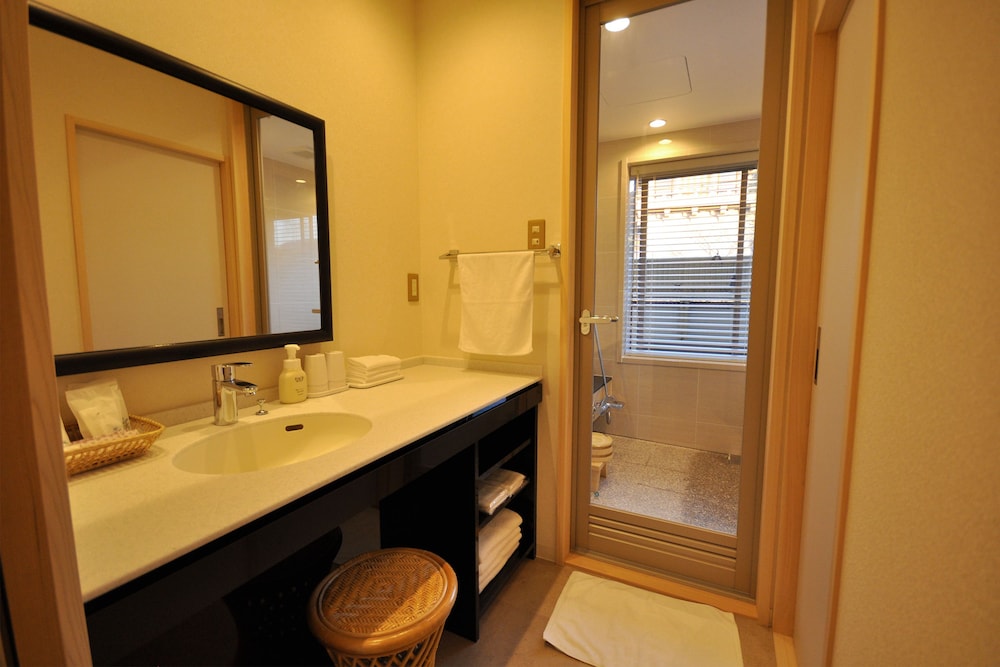 Gion Ryokan Karaku 48/49