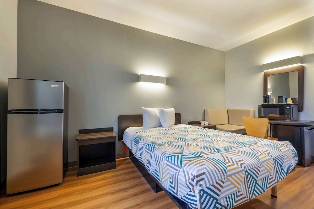 Studio6 Suites Texas City, TX – I-45 South 14/35