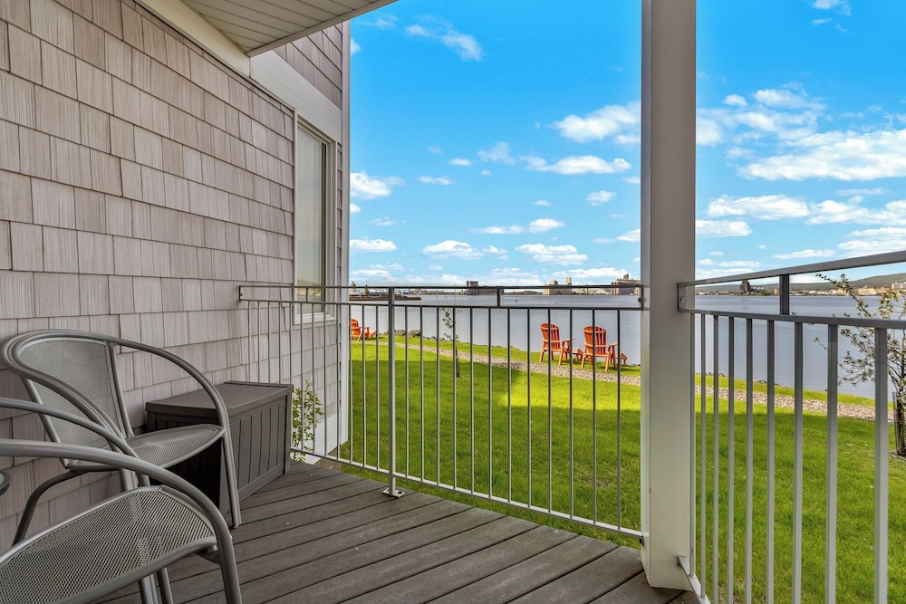 South Pier Inn 35/50