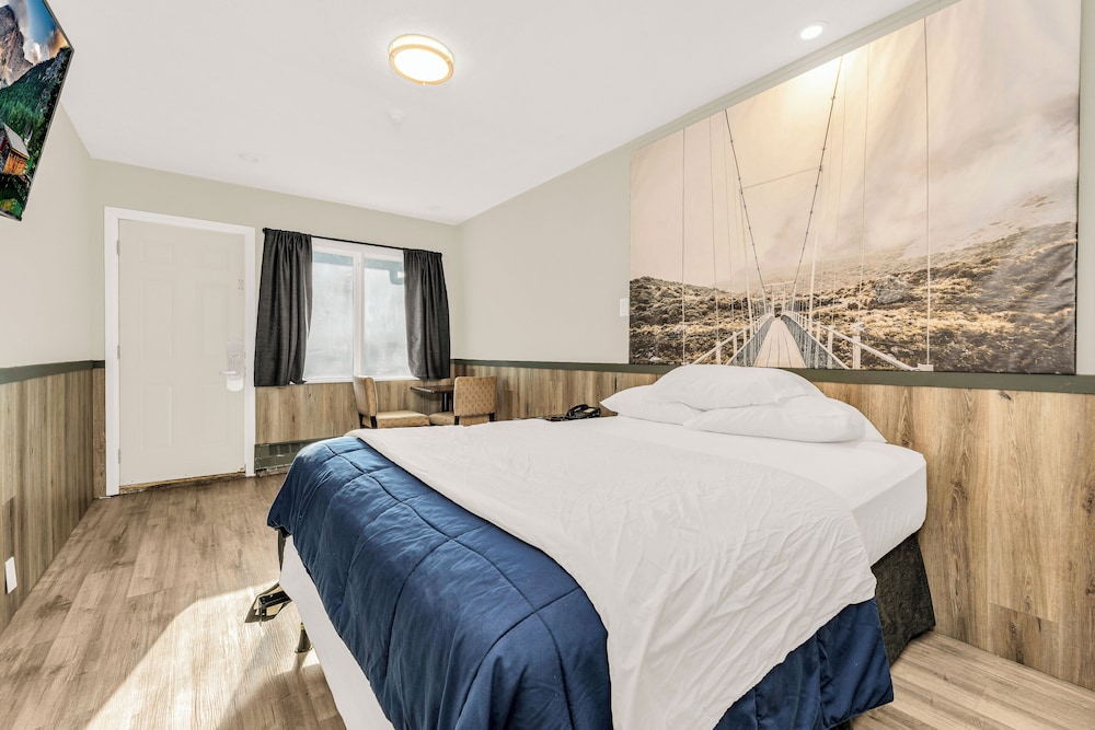 STANDARD, QUEEN BED