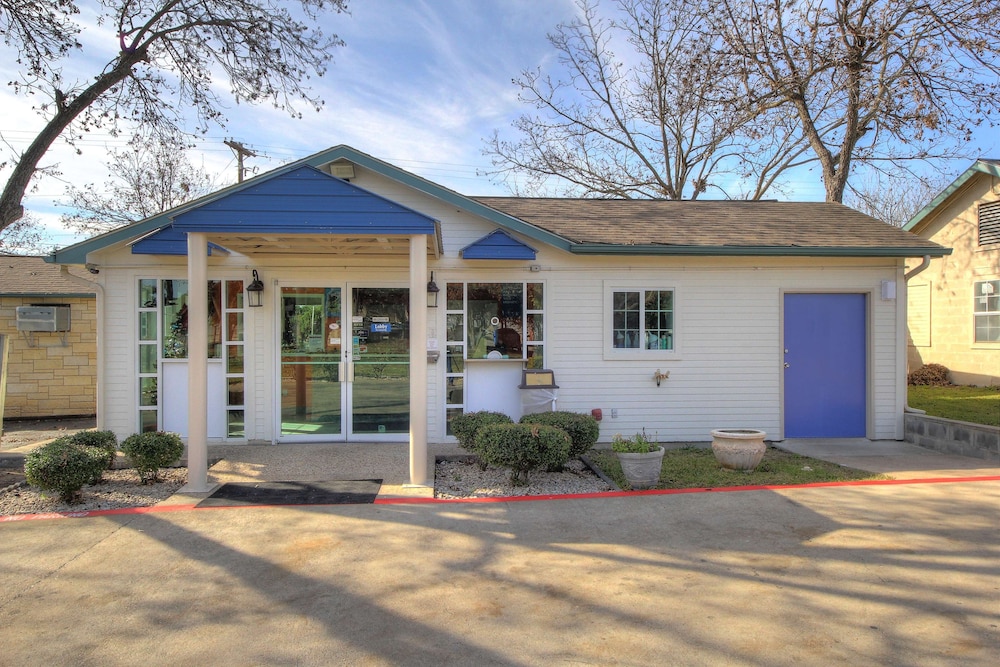 Motel6 Kerrville, TX in KERRVILLE - TX