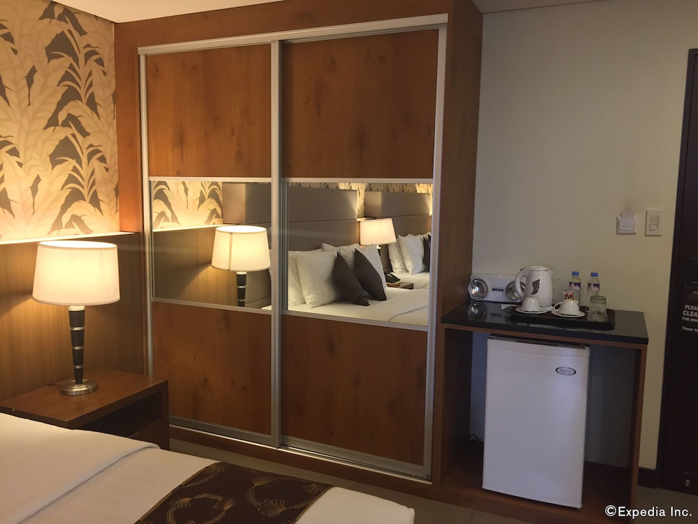 Gt Hotel Bacolod 28/31