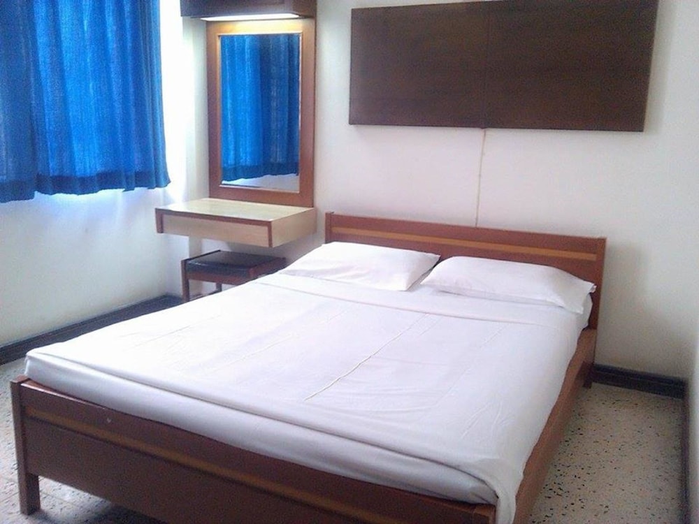 Petch Pailyn Hotel 15/37