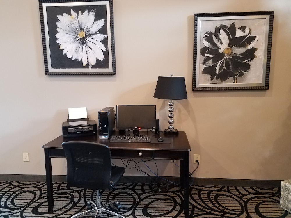 Okoboji Inn And Suites 38/52