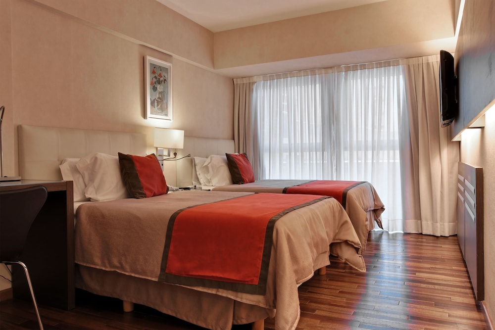 STANDARD, 2 DOUBLE BEDS