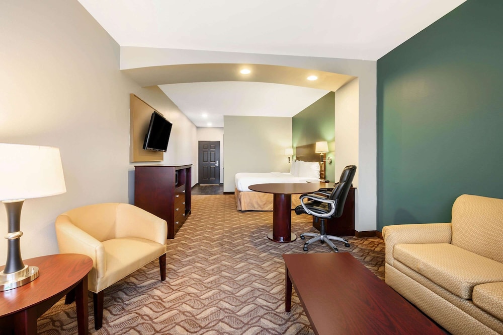 La Quinta Inn And Suites By Wyndham Longview North 29/46