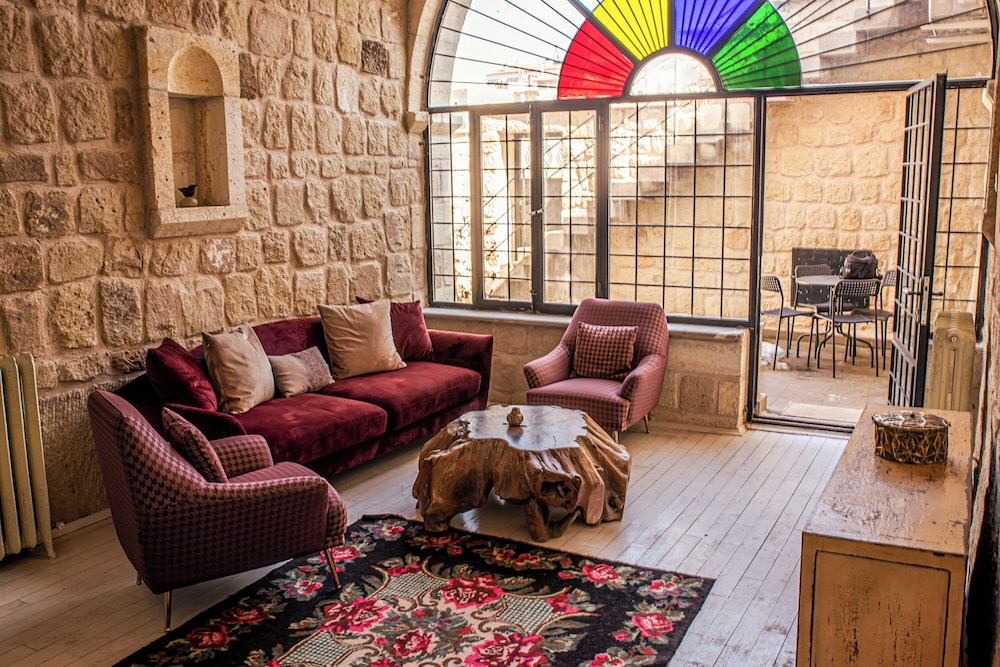 Hezen Cave Hotel 30/50