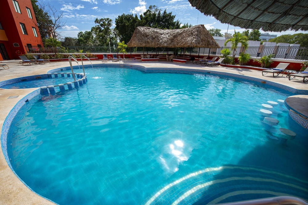 Holiday Inn Merida 7/74