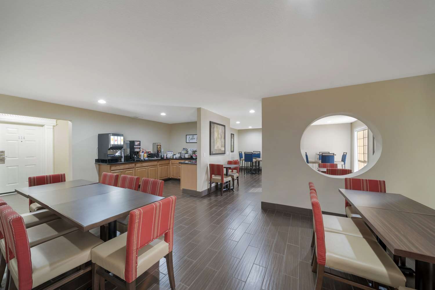 Comfort Suites Red Bluff near I-5 29/34