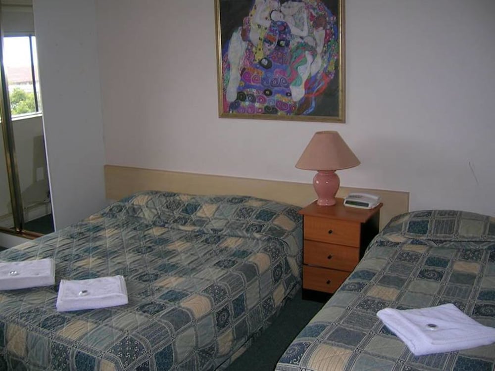 REDAN APARTMENTS 23/29