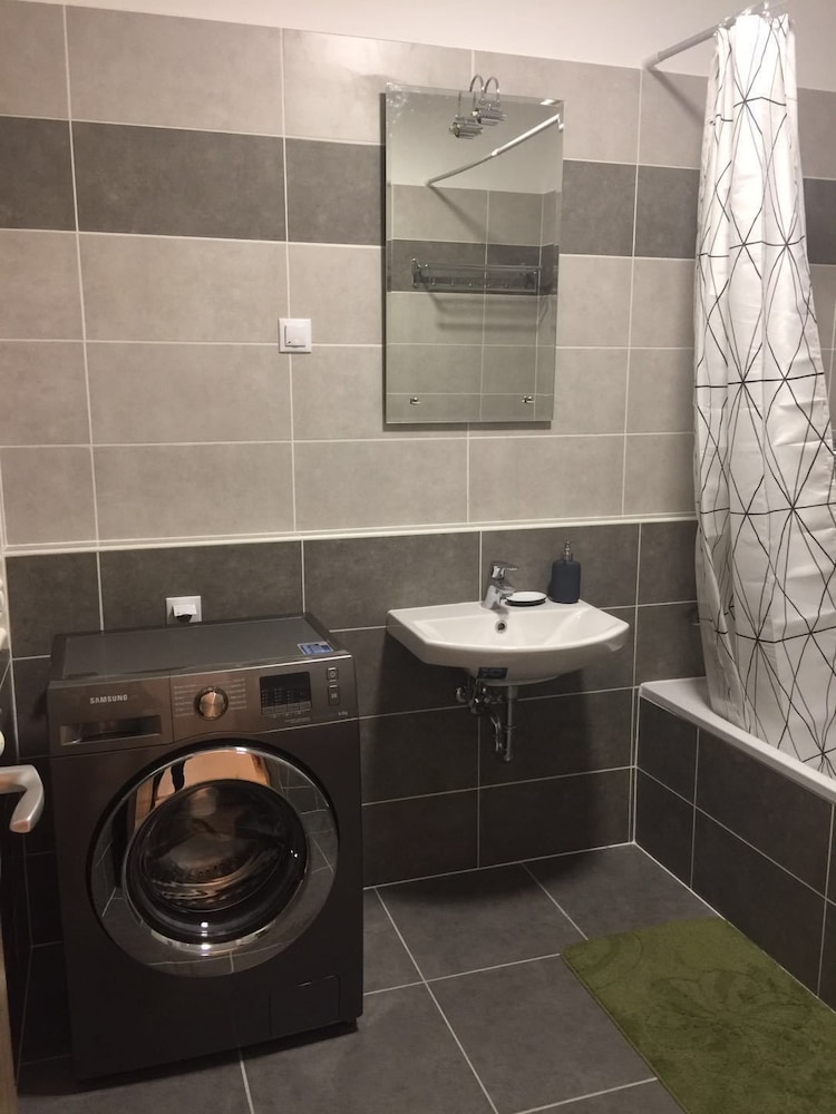 Corvin Rose Apartment Hotel 44/46