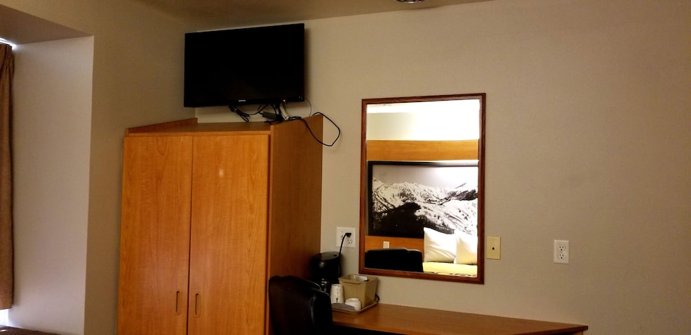 Royal Inn Midvale 41/49