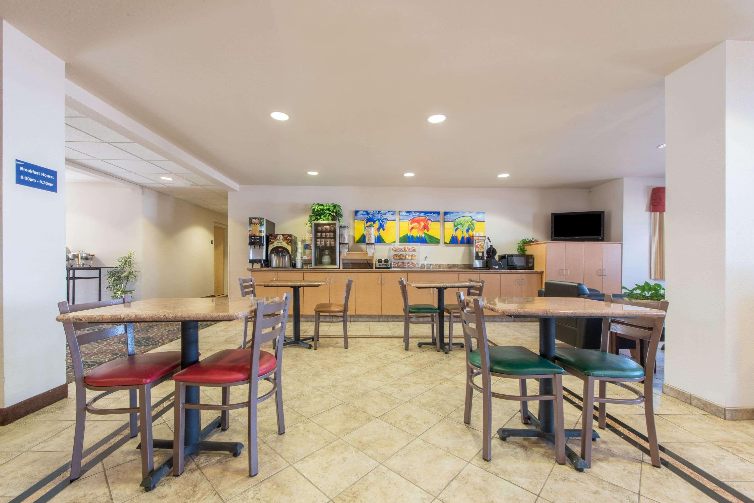 Microtel Inn & Suites by Wyndham Altus 10/16