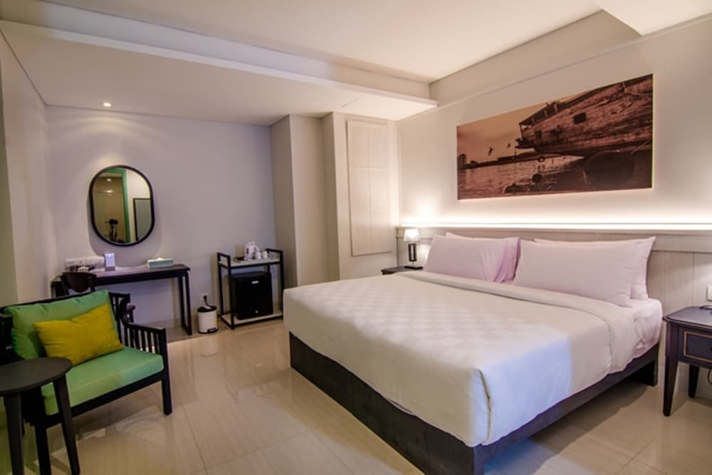 Jambuluwuk Thamrin Hotel 23/62