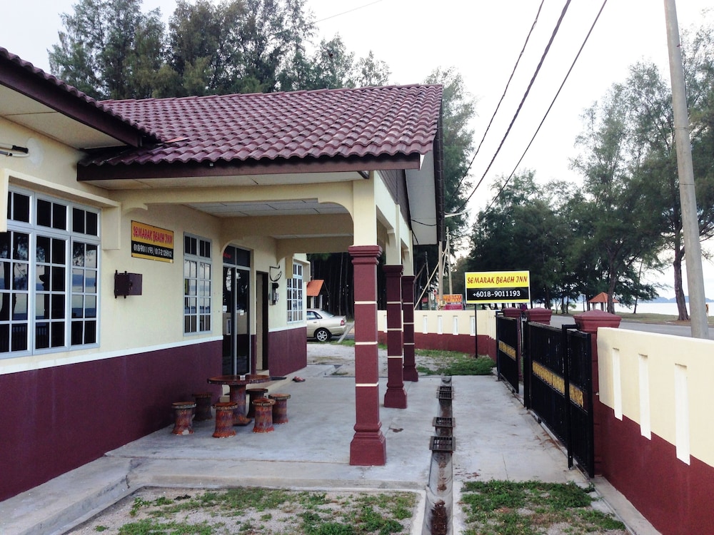 Semarak Beach Inn 3/45