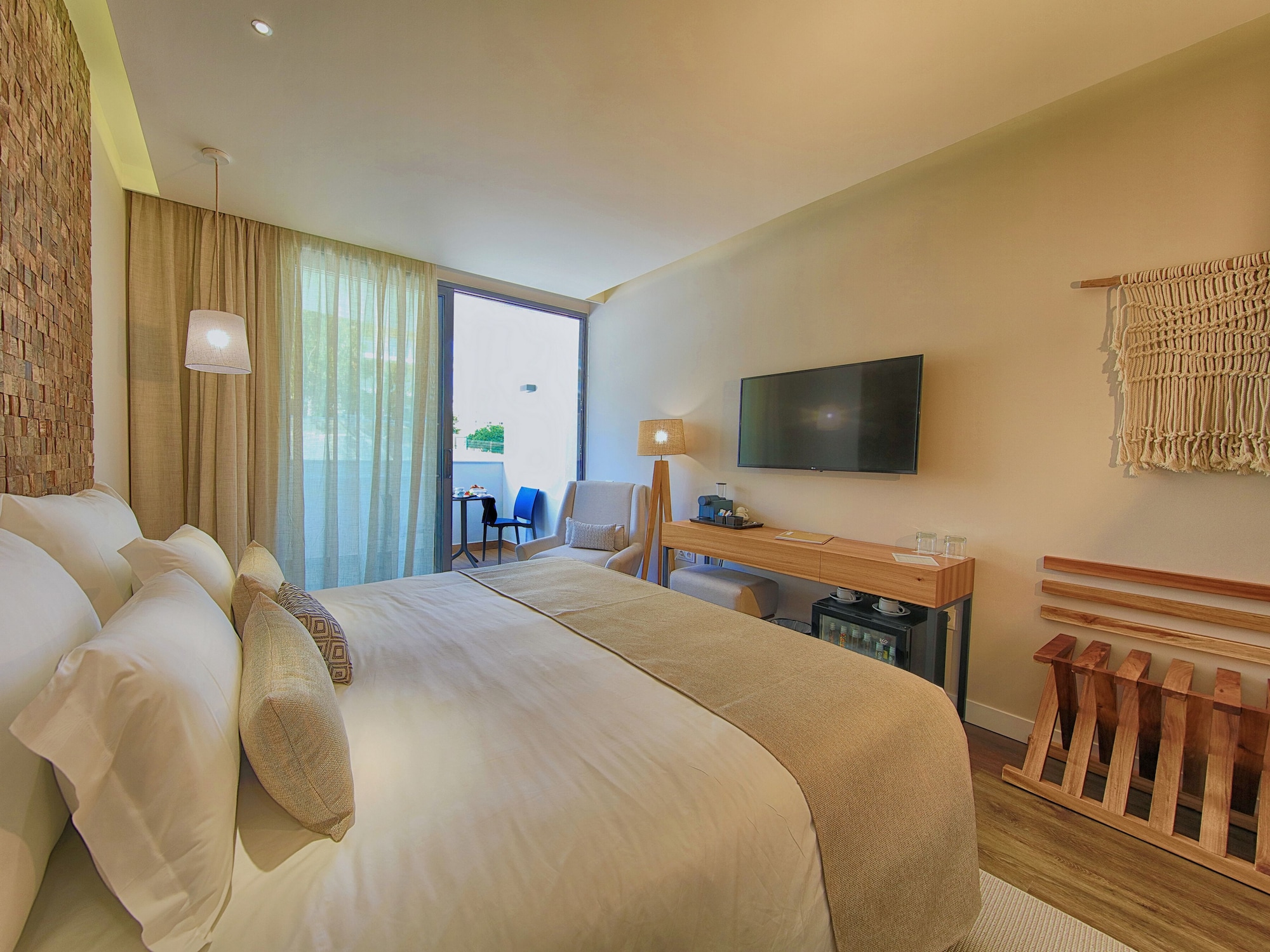 CLASSIC, DOUBLE OR TWIN BED, BALCONY
