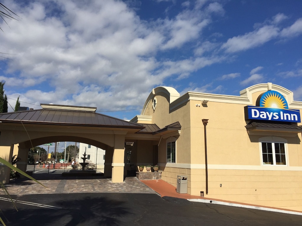 Days Inn By Wyndham Pensacola - Historic Downtown 8/41