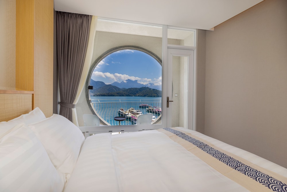 Sun Moon Lake Apollo Resort Hotel 20/40