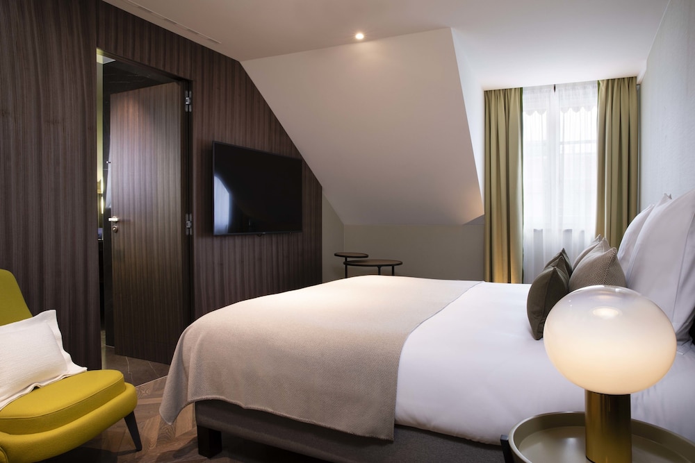 Hotel D Geneva 6/29