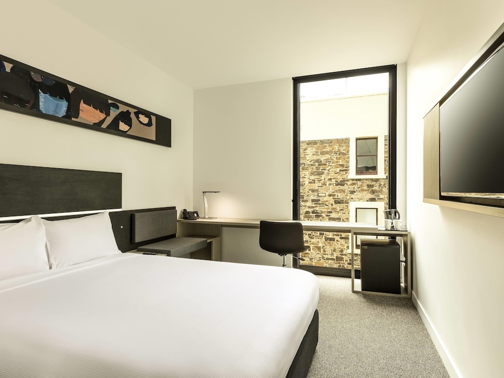 IBIS ADELAIDE 17/71