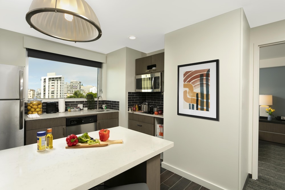 Hyatt House San Juan 56/74
