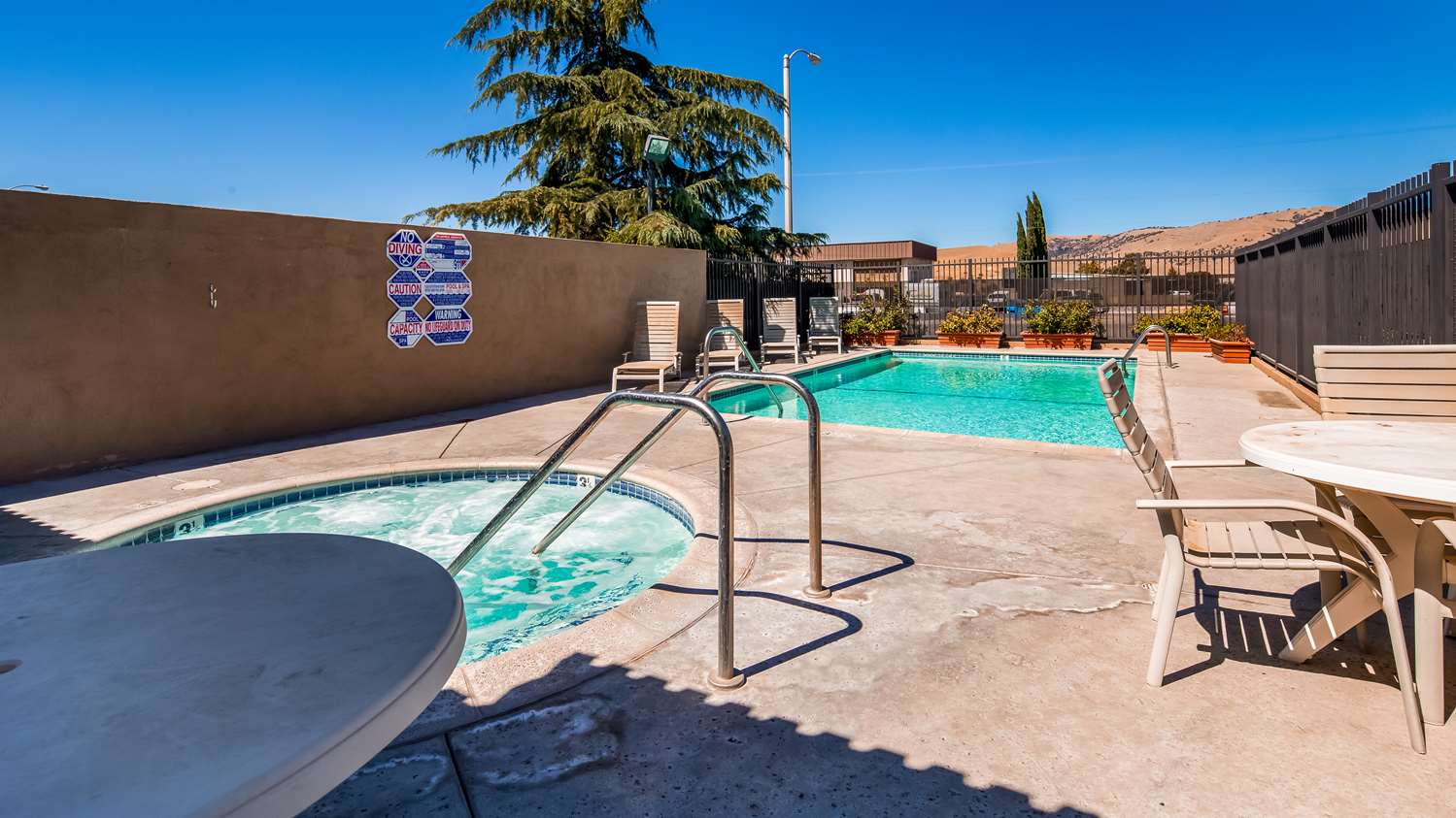 SureStay Hotel by Best Western Tehachapi 16/34
