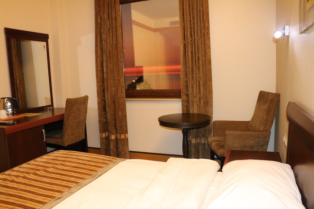 Hotel Lazlakar 18/50