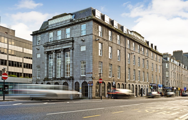 Royal Athenaeum Suites 7/7