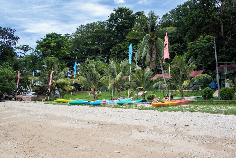 Cliff Cottage Resort 67/75