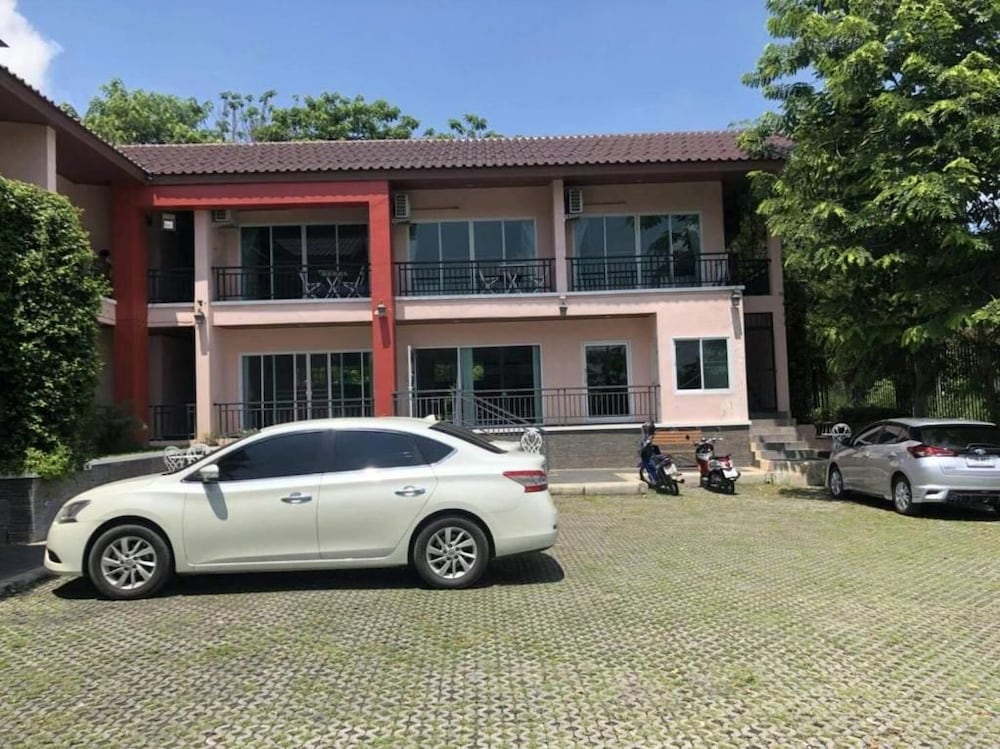 Rose Villa Resort 30/34
