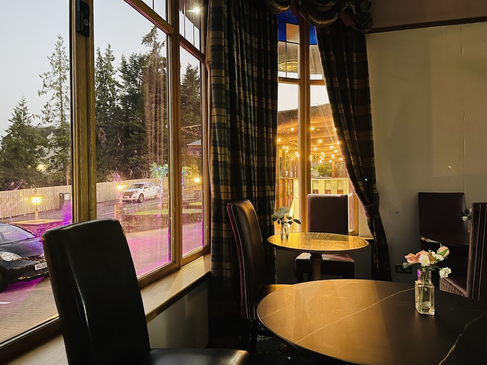 Lovat Hotel 37/42