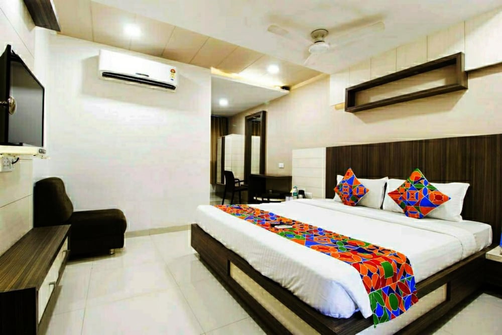 HOTEL AMBER 8/46