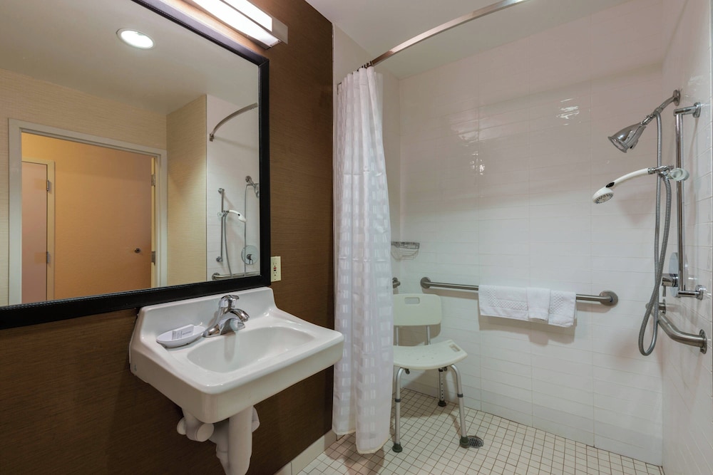 Fairfield Inn Suites By Marriott Ft Myers Cape Coral 50/50