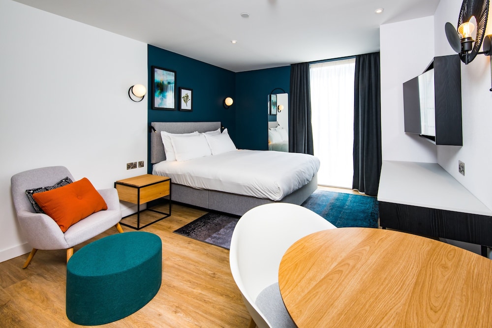 STAYBRIDGE SUITES CARDIFF 22/66