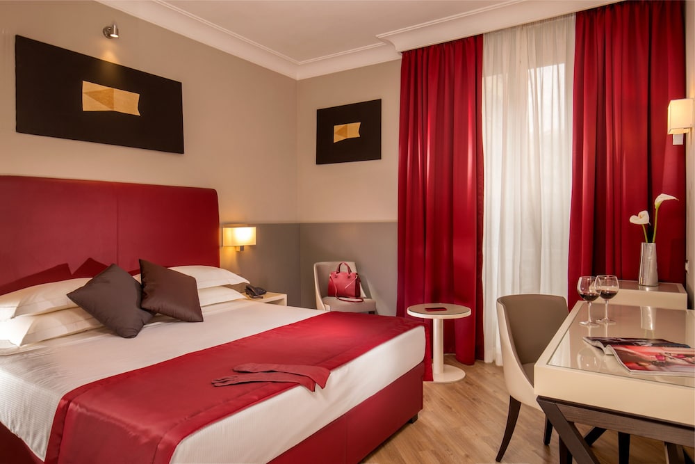 SUPERIOR, DOUBLE OR TWIN BED