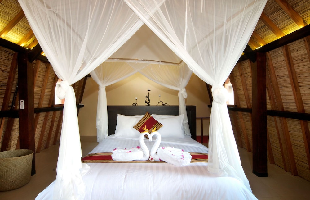 KIES VILLAS LOMBOK 32/67