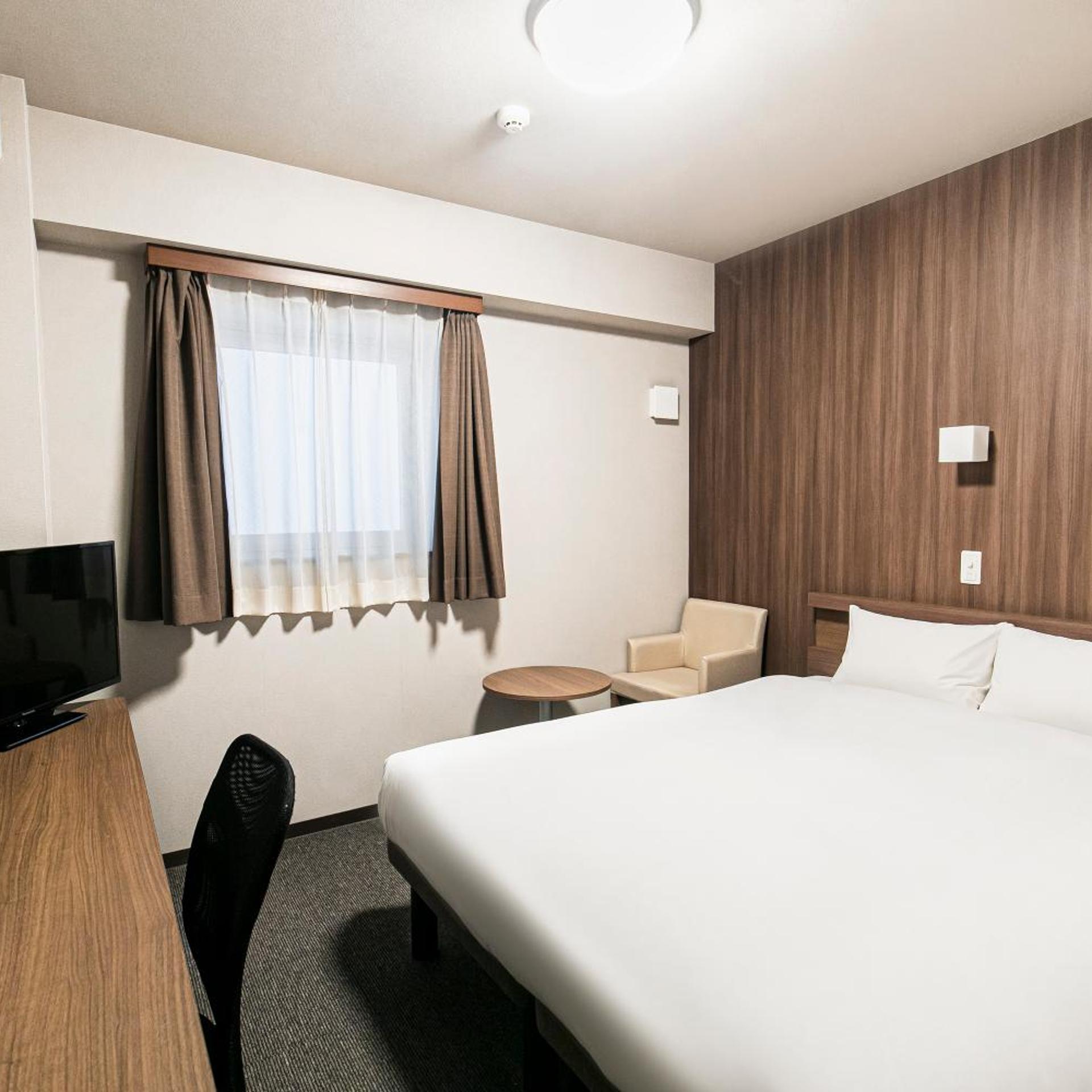 ROOM, DOUBLE BED