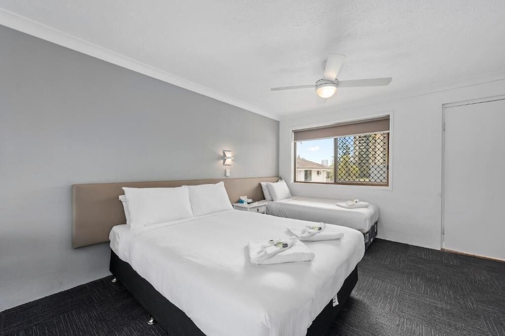Gold Coast Inn 8/31