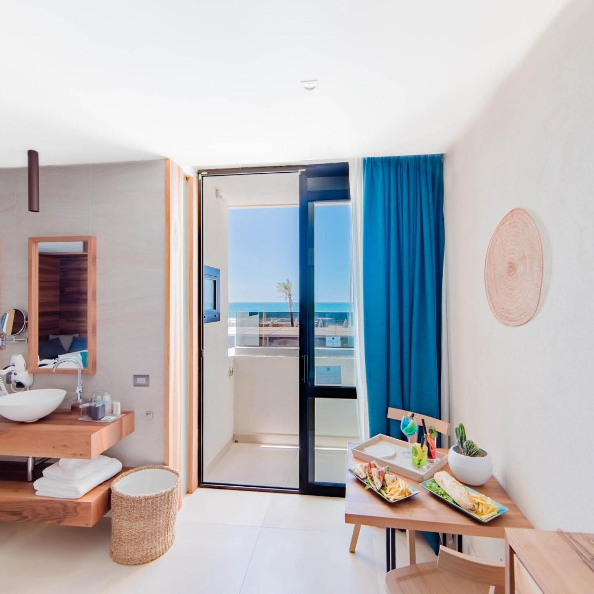 جناح بإطلالة على البحر، Cumeja Beach Club Hotel 8/10