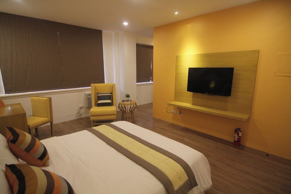 Bryan Condominium Suites 48/66