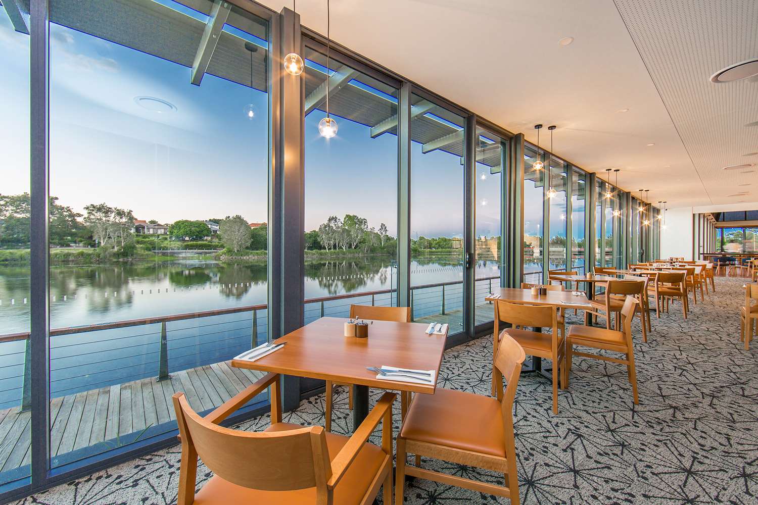 Best Western Plus North Lakes Hotel 40/50