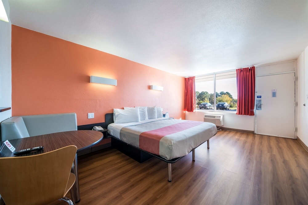 Motel6 Connellys Springs, NC 30/40