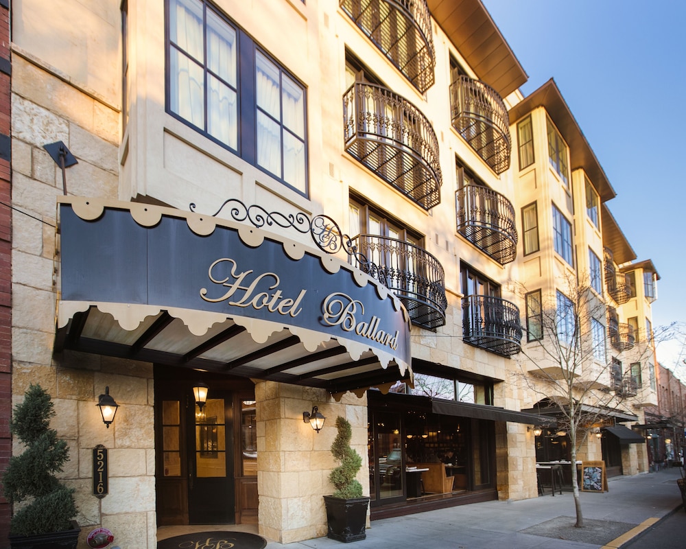 Hotel Ballard 5/56